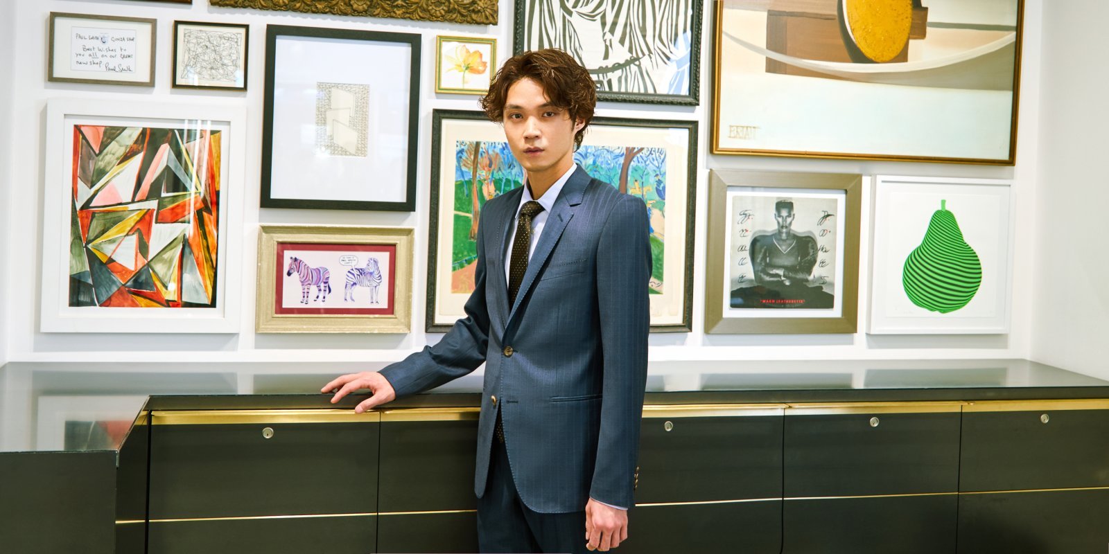 俳優・磯村勇斗が初めてスーツをオーダー。ポール・スミス銀座店でその